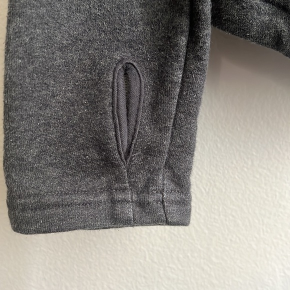 (SM) Under Armour side zip hoodie with thumb holes - Picture 4 of 4